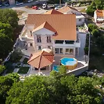 Rajna Villa Pražnice