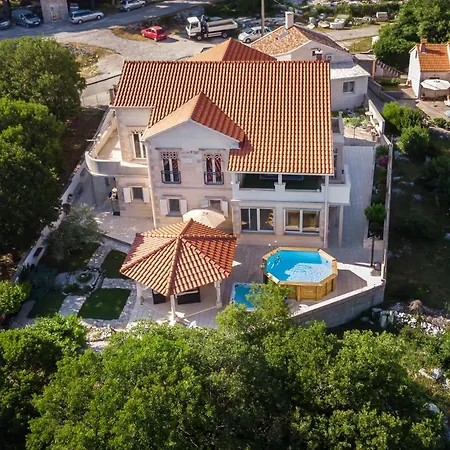 Rajna Villa Pražnice
